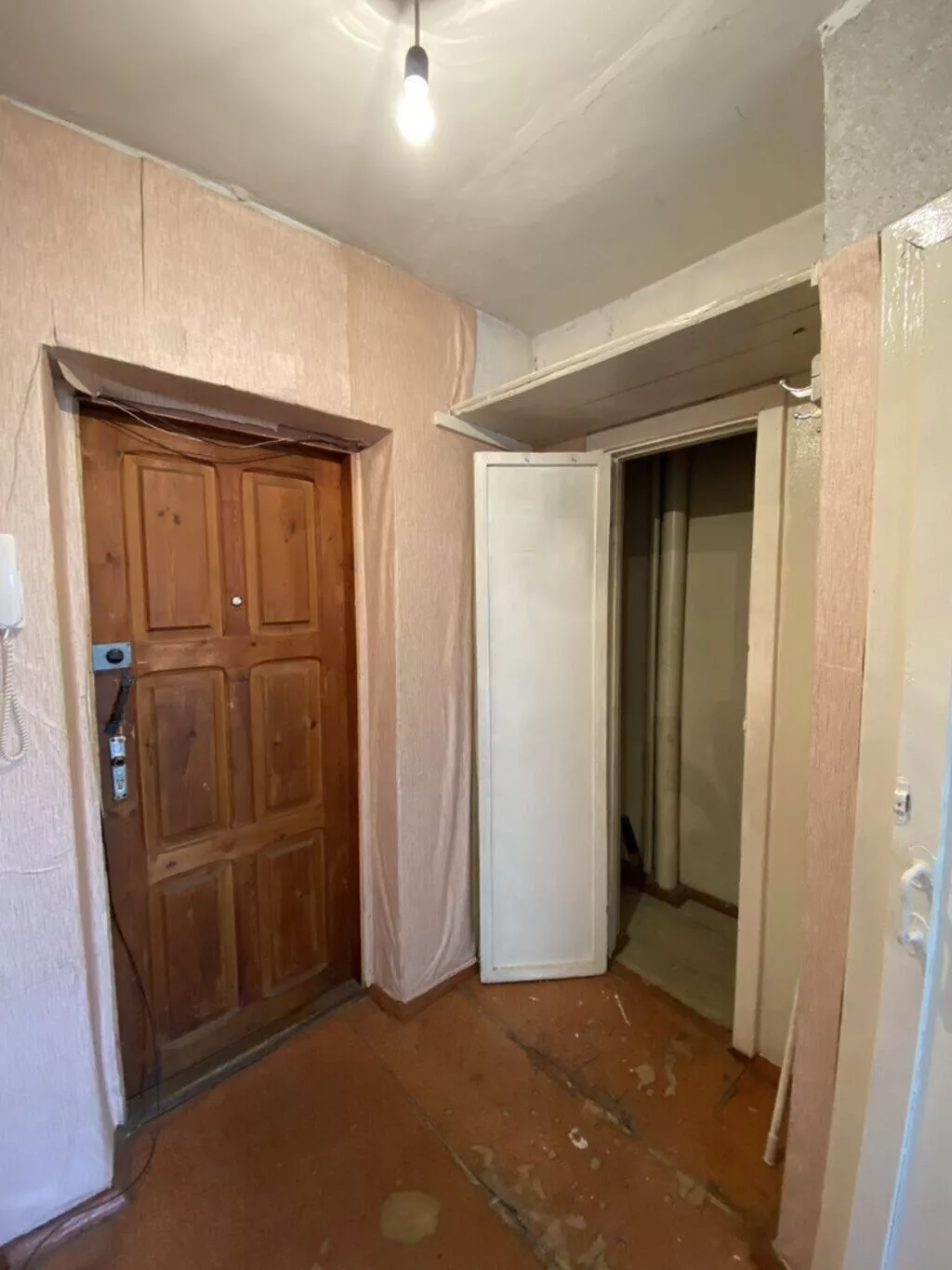 1 комната, 29 м², 5 мкр Индивидуалка, 4 этаж, Требуется ремонт