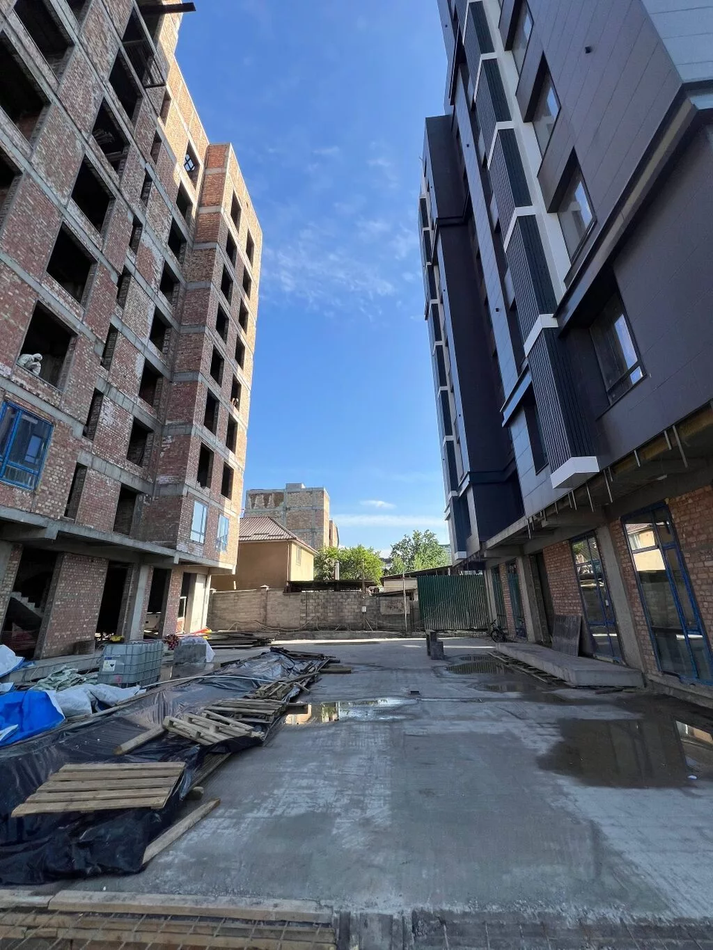 2 комнаты, 81 м², Джальская больница Элитка, 8 этаж, ПСО (под самоотделку)