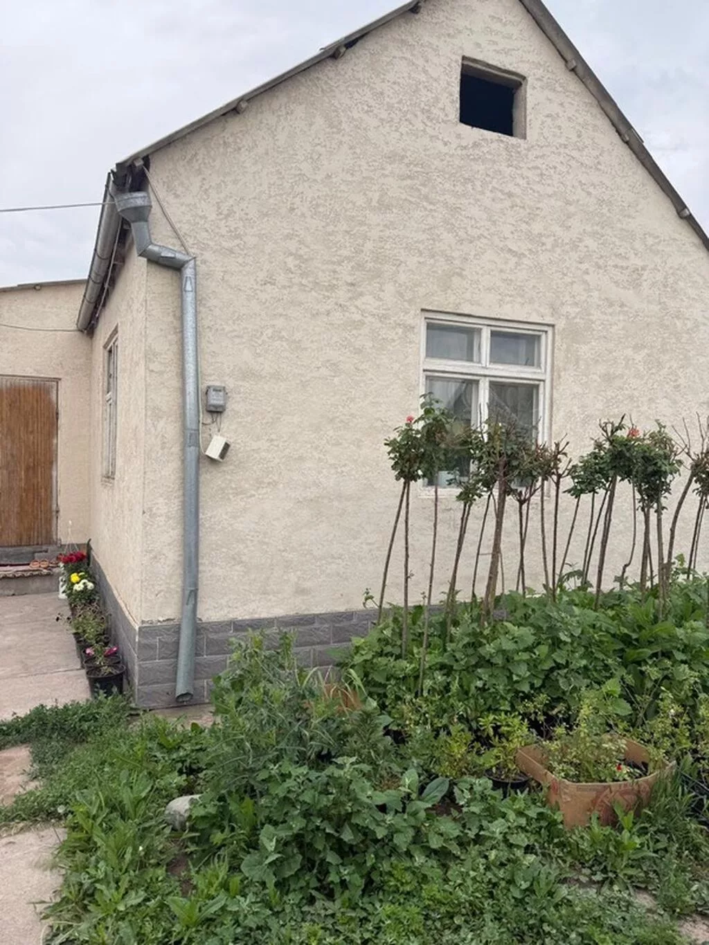 Продаётся жилой дом с приусадебным участком. Участок 10 соток