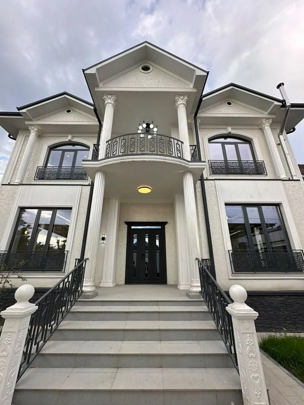 Продаётся 2-этажный дом в перспективном районе 🔥 Район: Селекция 🏡