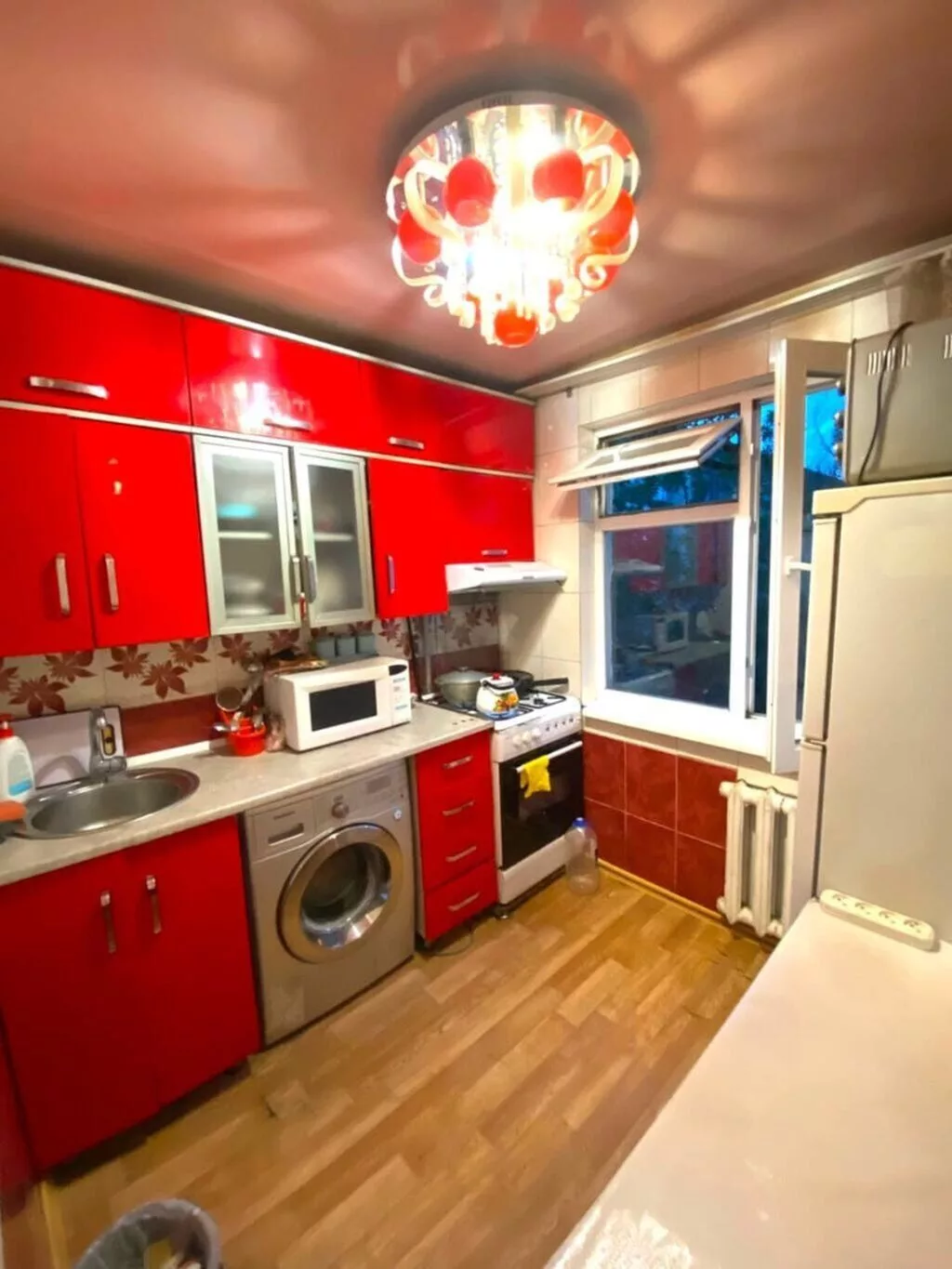 3 комнаты, 58 м², 1000 мелочей 104 серия, 4 этаж, Косметический ремонт