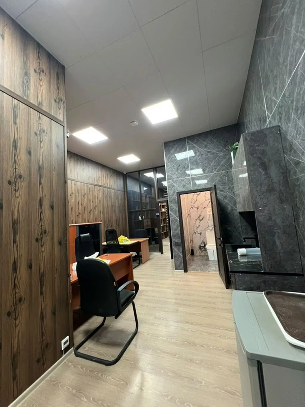 Сдаю The entire office: 70 м², Другой тип здания, С ремонтом, С отдельным сан узлом