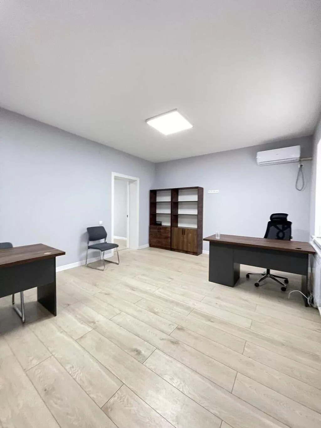 Аренда офисов, 220 м², 1 линия, С отдельным входом, С отдельным сан узлом