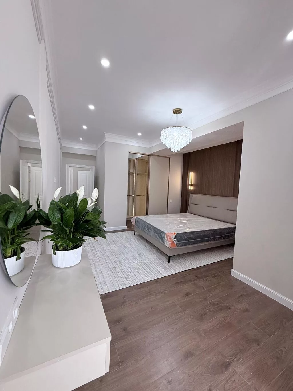 3 комнаты, 112 м², 12 мкр Элитка, 10 этаж, Дизайнерский ремонт