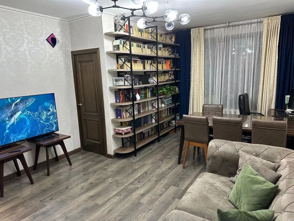 4 комнаты, 77 м², ул. Московская / Турусбекова Сталинка, 2 этаж, Евроремонт