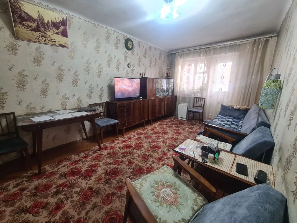 2 комнаты, 44 м², Золотой квадрат Хрущевка, 2 этаж, Старый ремонт