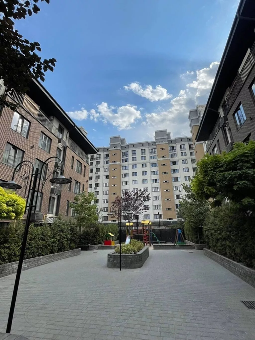 Построен, Элитка, 2 комнаты, 75 м²